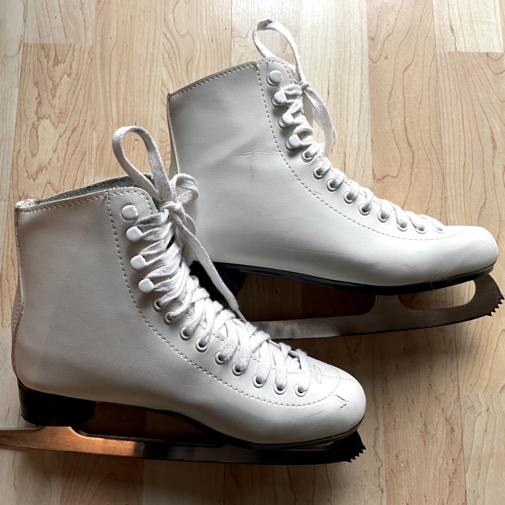 Women’s Helspeler Figure Skates, Size 7